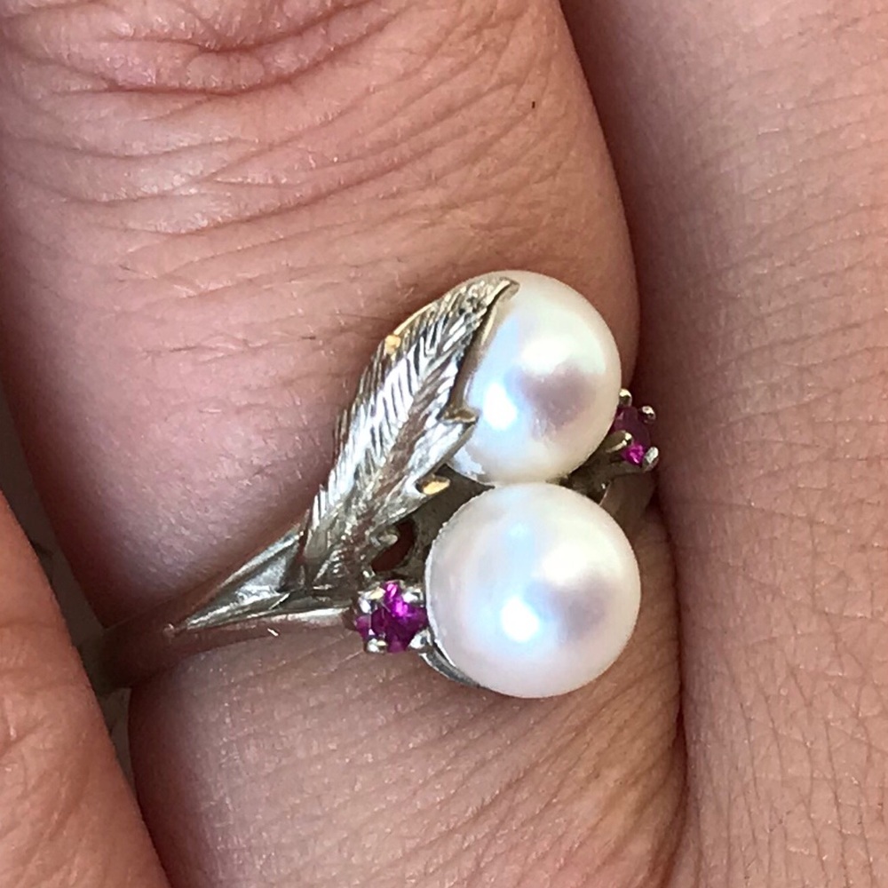 Pearl ring